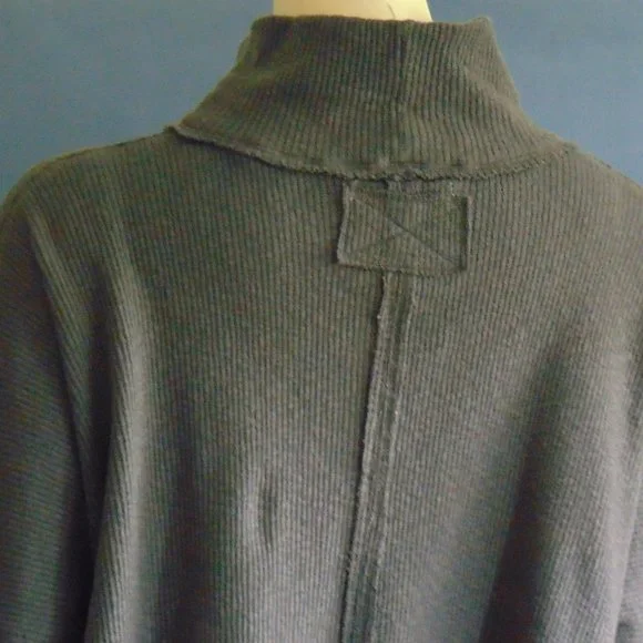 Free People NWT Charcoal Gray Ribbed Hi Lo Raw Hem Turtleneck Top Sm - Picture 8 of 10